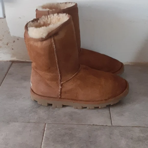 UGG boots size 5 women - Picture 3 of 5